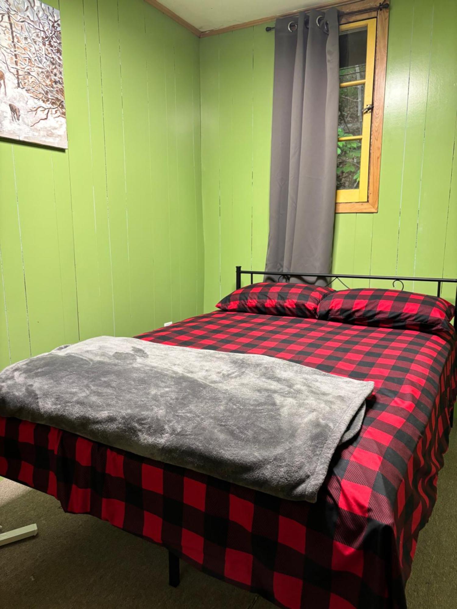 Lakefront Hideaway Resort Kawartha Lakes Quarto foto