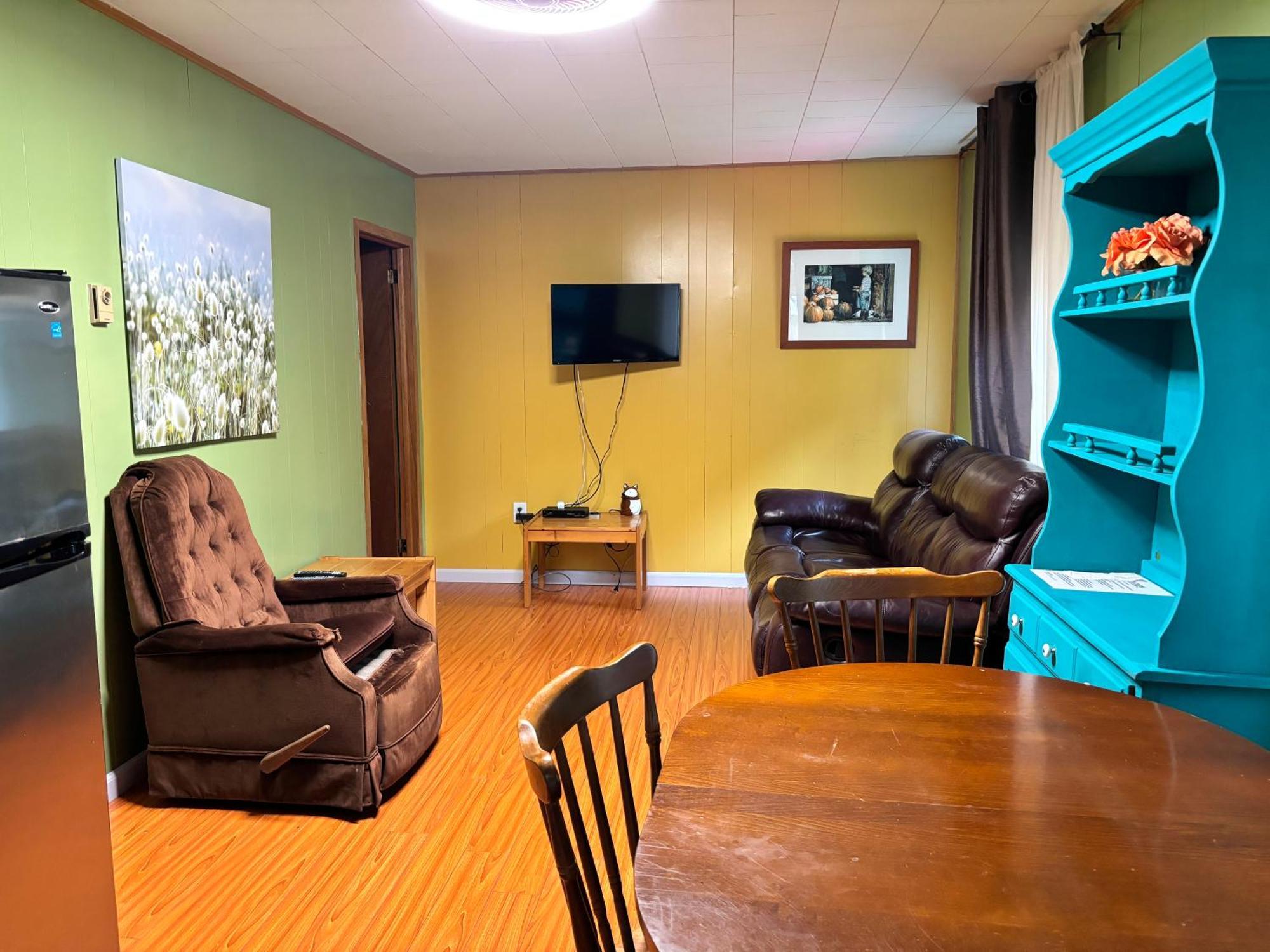 Lakefront Hideaway Resort Kawartha Lakes Quarto foto