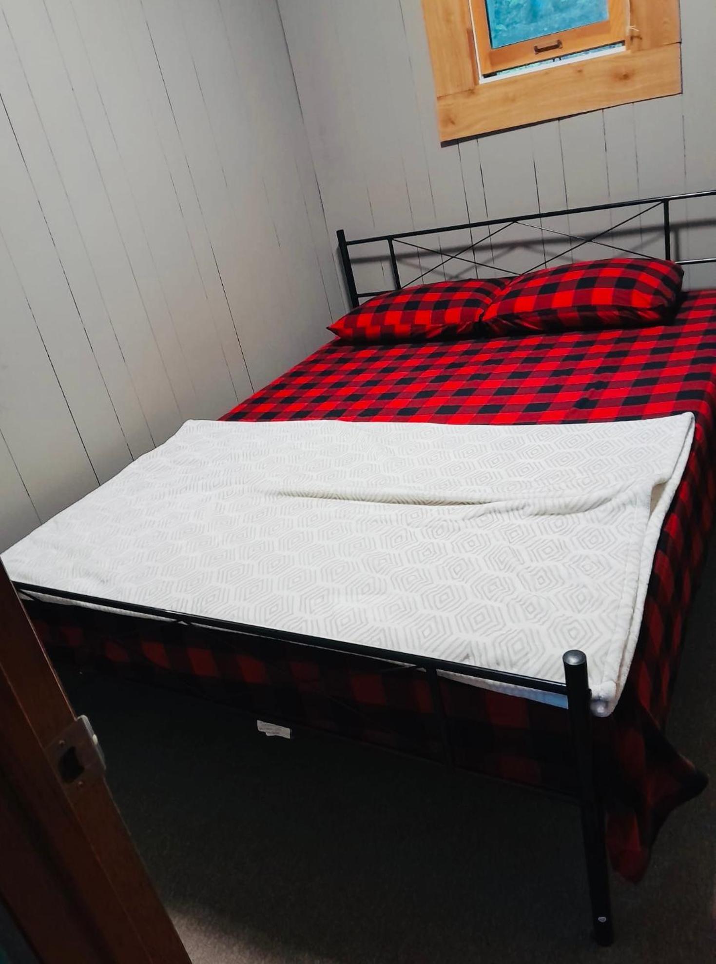 Lakefront Hideaway Resort Kawartha Lakes Quarto foto