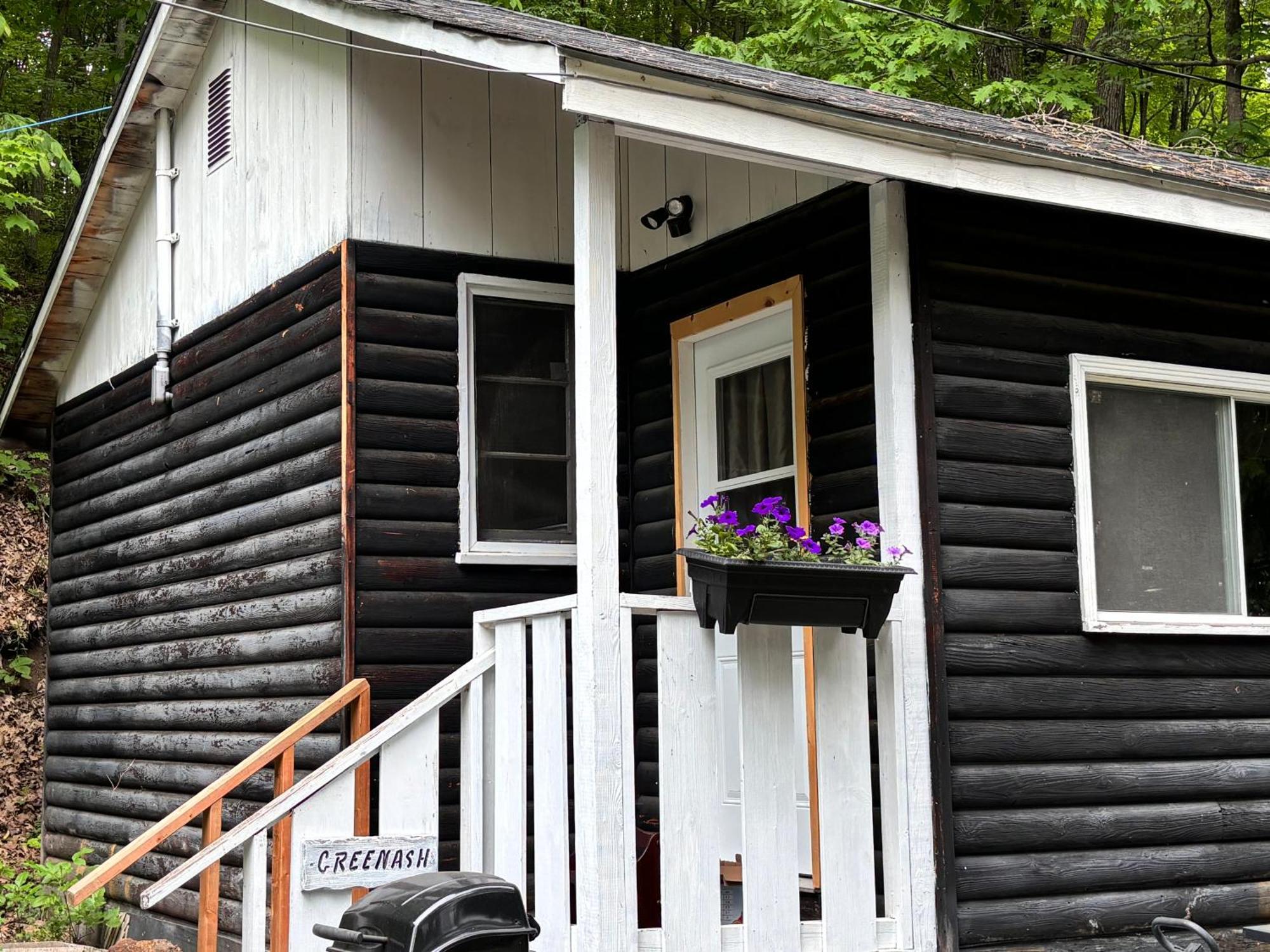 Lakefront Hideaway Resort Kawartha Lakes Exterior foto
