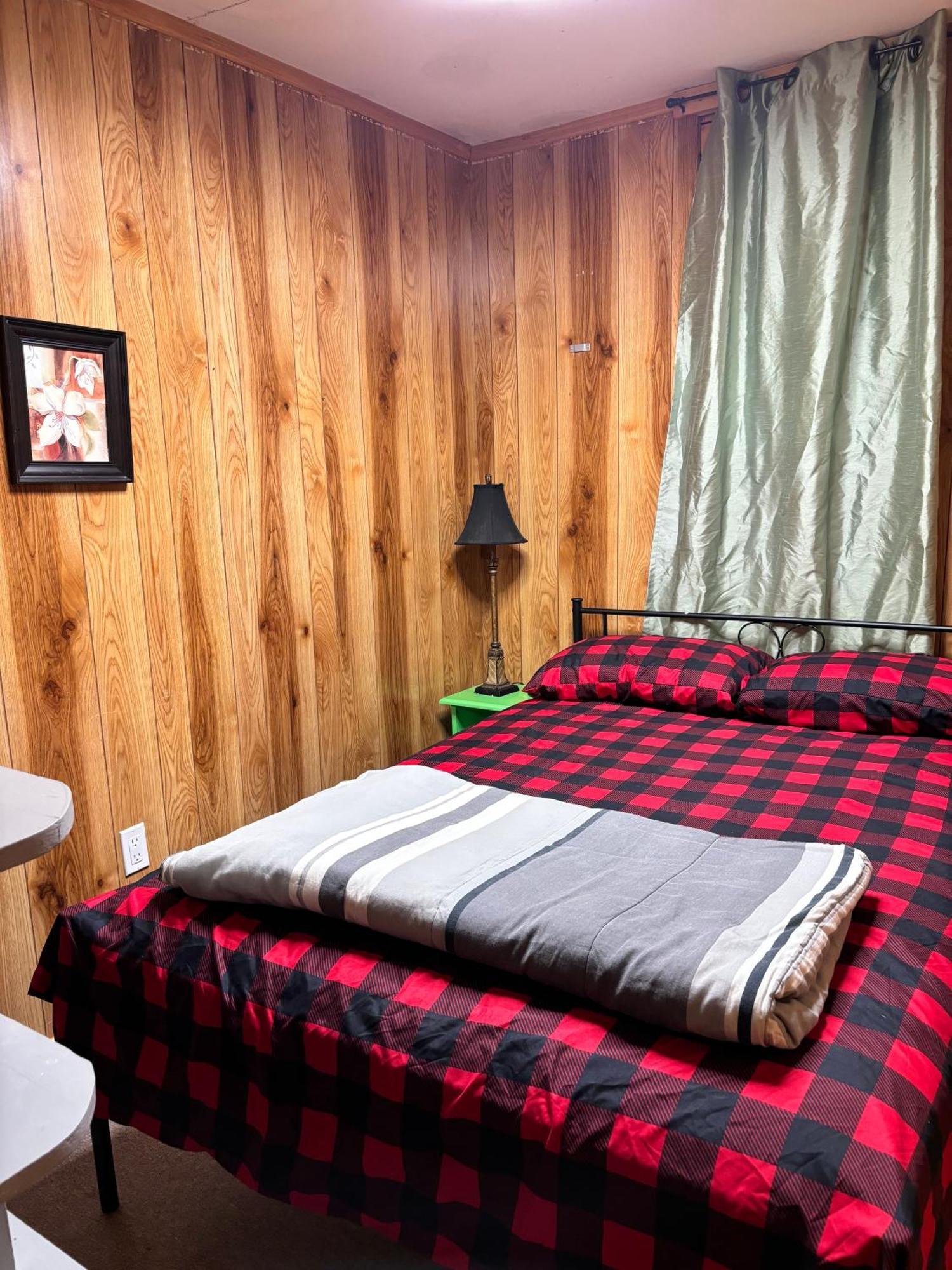 Lakefront Hideaway Resort Kawartha Lakes Exterior foto